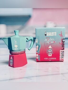 Bialetti Squid Game NWT Two-Tone Turquoise & Pink Moka Express Espresso Maker